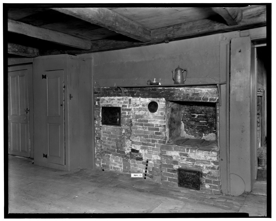 Historical American Buildings Survey L. C. Durette, Photographer Oct. 18, 1936 KITCHEN FIREPLACE - Colonel Paul Wentworth House, Dover Street (moved to MA, Dover), Dover, HABS NH,9-SALFA,1-24