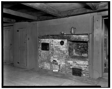 Historical American Buildings Survey L. C. Durette, Photographer Oct. 18, 1936 KITCHEN FIREPLACE - Colonel Paul Wentworth House, Dover Street (moved to MA, Dover), Dover, HABS NH,9-SALFA,1-24