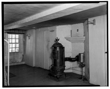 Historical American Buildings Survey L. C. Durette, Photographer Sept. 22, 1936 BED ROOM NO. 1 LOOKING EAST, 2d FLOOR - Gilman Garrison, Water and Clifford Streets, Exeter, HABS NH,8-EX,2-16