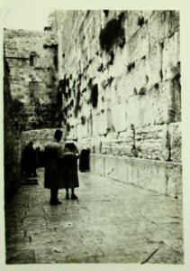 Historical images of the Western Wall - 1920 C SR 016b
