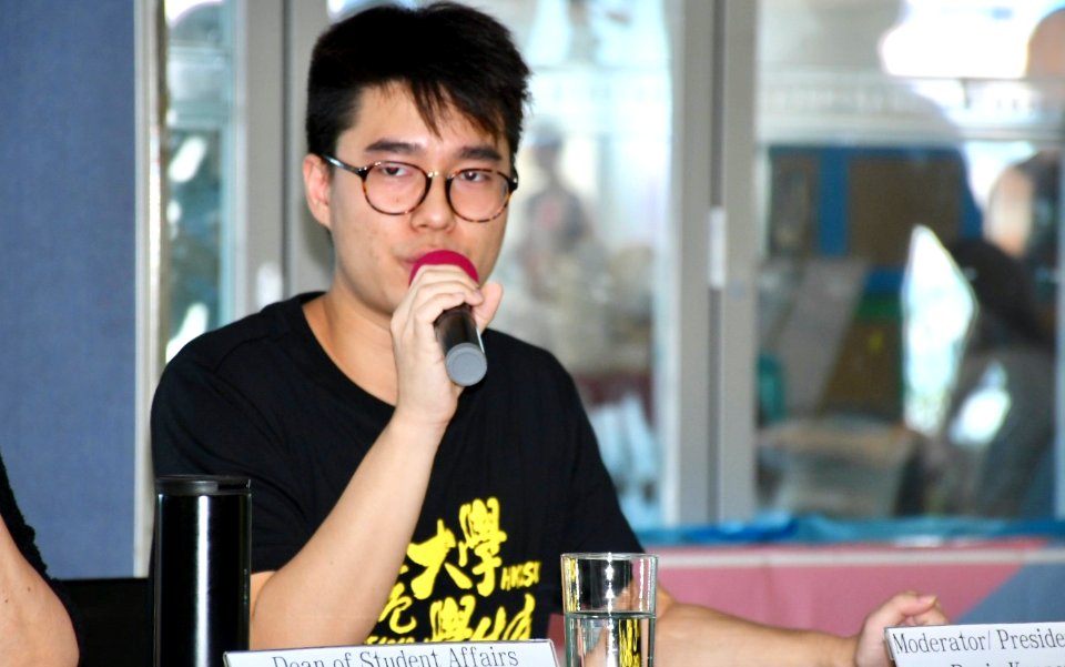 Hong Kong University new president zhang attend students union forum 20180919 Photo3
