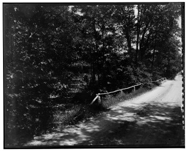 Historical American Buildings Survey L. C. Durette, Photographer May 15, 1936. SECOND NEW HAMPSHIRE TURNPIKE BRIDGE AT FULLERS TANNERY ROAD ON BRIDGE LOOKING SOUTH EAST - Second HABS NH,6-HILL.V,1A-1 photo