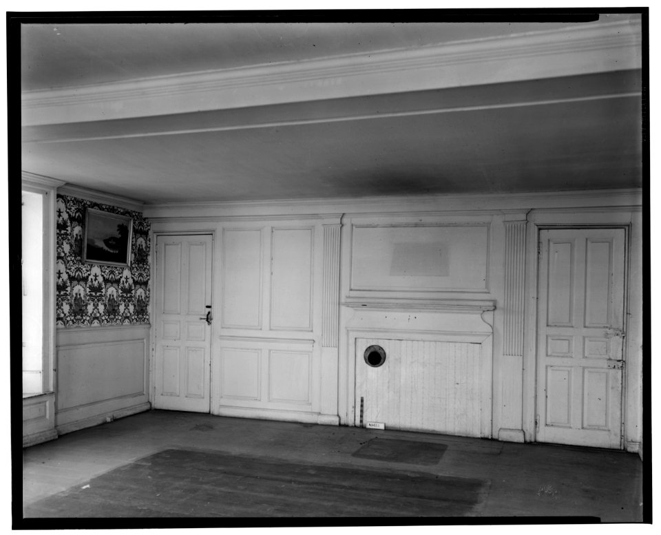 Historical American Buildings Survey L. C. Durette, Photographer Sept. 22, 1936 BED ROOM NO. 3 SOUTH WEST WALL, 1ST FLOOR - Gilman Garrison, Water and Clifford Streets, Exeter, HABS NH,8-EX,2-13