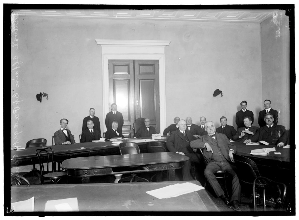 HOUSE COMMITTEE ON NAVAL AFFAIRS. HEADS- GRAY OF IN; HENSLEY OF MO; TALBOTT OF MD; PADGETT OF TN, CHAIRMAN; INDISTINCT; LIEBEL OF PA; INCDISTINCT; FARR OF PA; BROWNING OF PA, AT FRONT, RIGHT LCCN2016865655