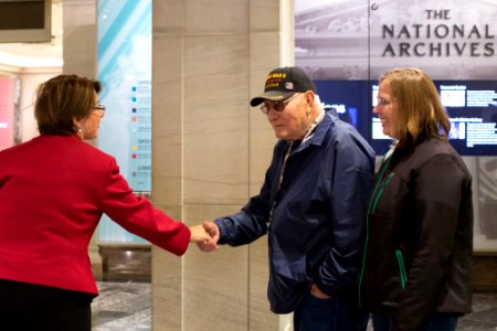 Honor Flight 20151019-01-016 (22150677938)