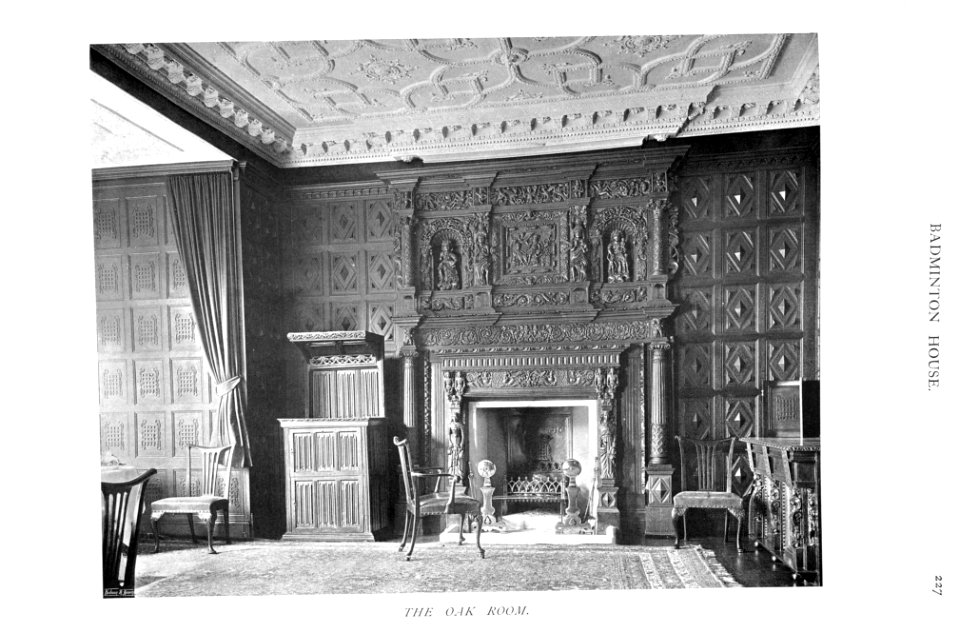 In English Homes Vol 3 Badminton House Gloucestershire the oak room 31295005735708 0253