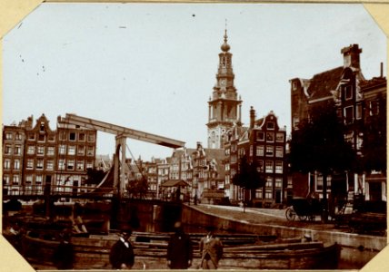 Houtgracht bij Zwanenburgwal - thans Waterlooplein