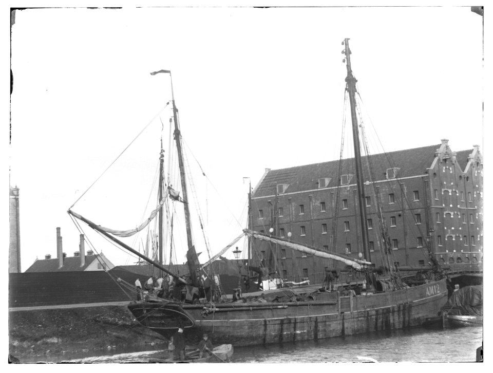 Houtmankade 26 (rechts) Jacob Olie (max res)