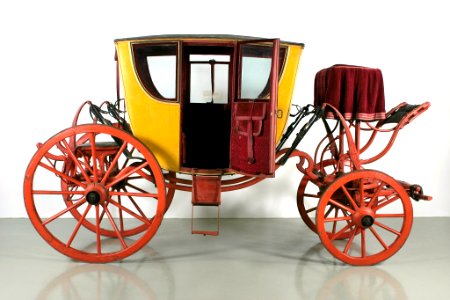 Hovvagn berlinare CXV, höger sida m öppen dörr - Livrustkammaren - 82383