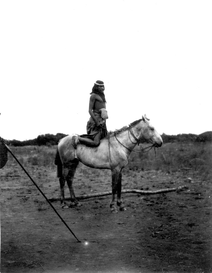 Indian till häst. Rio Pilcomayo, Gran Chaco. Bolivia - SMVK - 004648