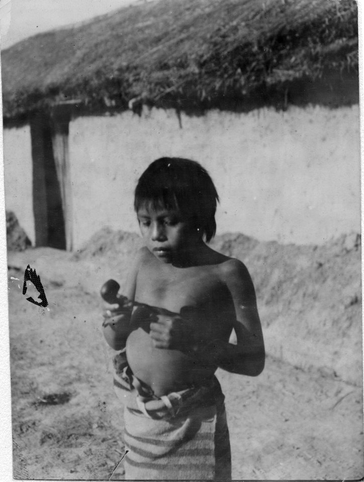 Indiangosse med pipa. Gran Chaco. Bolivia - SMVK - 004765
