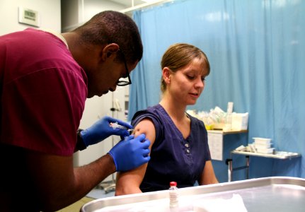 Influenza vaccination 141020-N-JY715-943