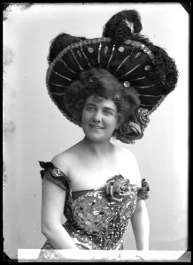 Inga Berentz in Flickorna Jackson at Oscarsteatern 1907 - SMV - NB052