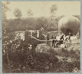 Inflation of the balloon Intrepid to reconnoiter the Battle of Fair Oaks LCCN2012649972