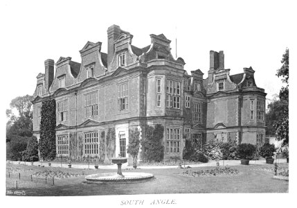 In English Homes Vol 3 Swakeley's Middlesex south angle 31295005735708 0124