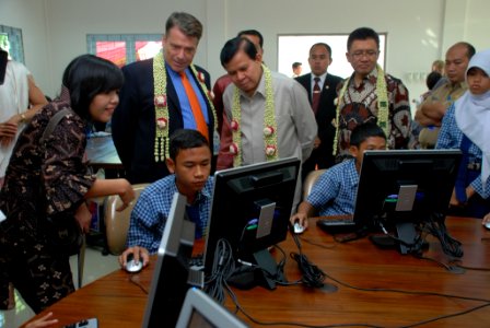 Information Computer Technology (ICT) Lab (4874426753)