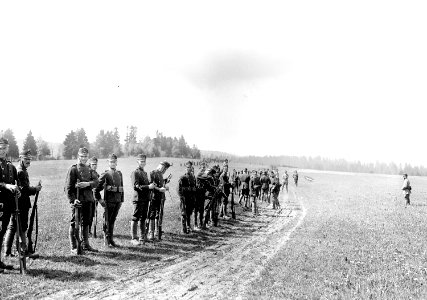 Infanteristen besammeln sich am Ende der Uebung - CH-BAR - 3241233
