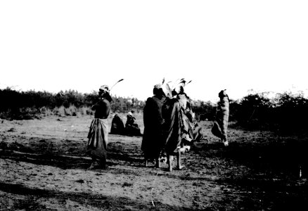Indianer samlas till dans. Ashluslay och choroti (fotografititel, katalogkort) - SMVK - 004677
