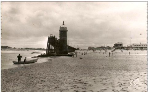 L'estacade par forte marée basse vers 1960