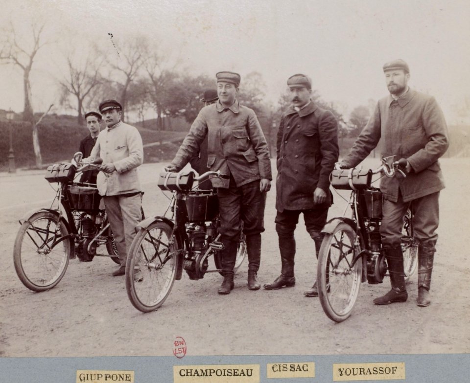 L'équipe Peugeot, au Tour de France Motocycliste 1905