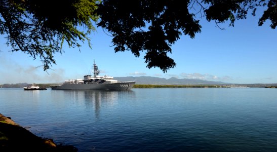 JS Kashima arrives at Joint Base Pearl Harbor-Hickam 140603-N-GI544-158