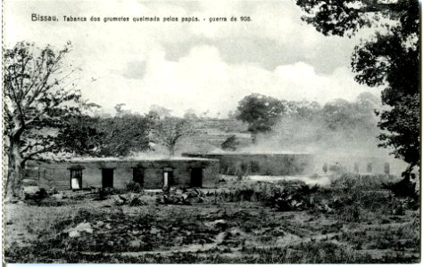 JRD - Bissau – Tabanca dos grumetes queimada pelos papús – Guerra de 908 photo