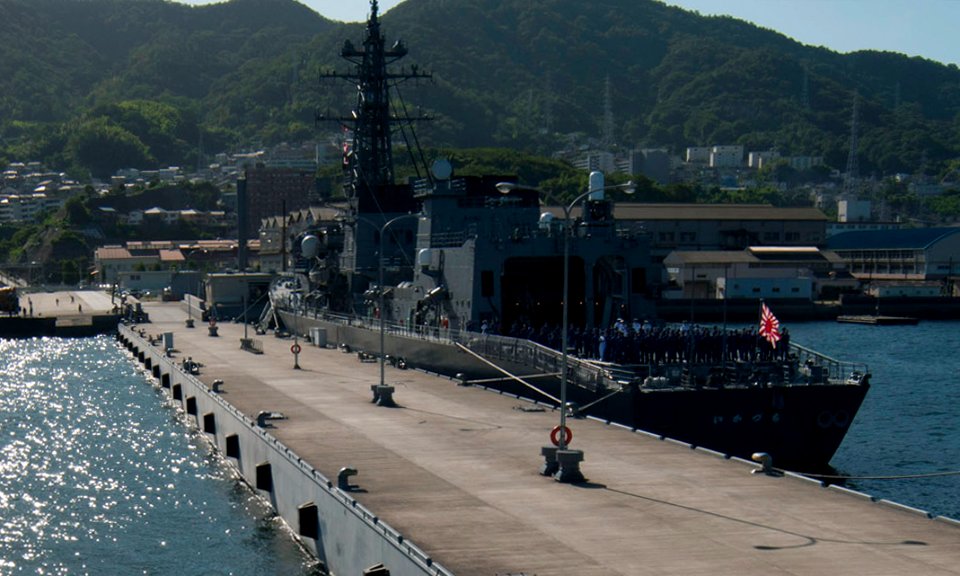 JS Ikazuchi at Kure, -22 Sep. 2011 a