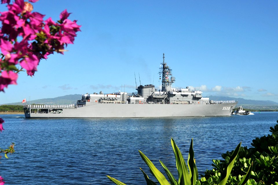 JS Kashima arrives at Joint Base Pearl Harbor-Hickam 140603-N-IU636-131