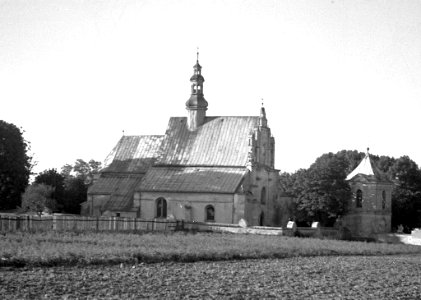 Jędrzejów. Kościół parafialny photo