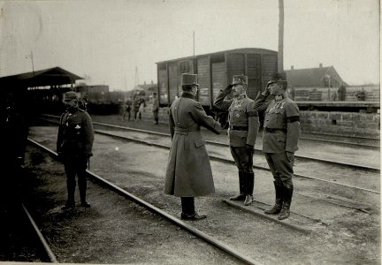 Karl I. besucht die kaiserlich deutsche Südarmee in Chodoriw, 3.5.1917 (BildID 15552625)