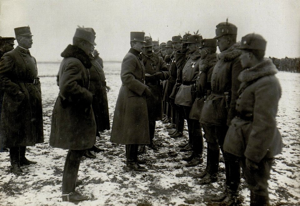 Karl I. besucht die in Altbunzlau und Brandeis stationierten Lothringer Dragoner, 26.3.1917 (BildID 15551442)