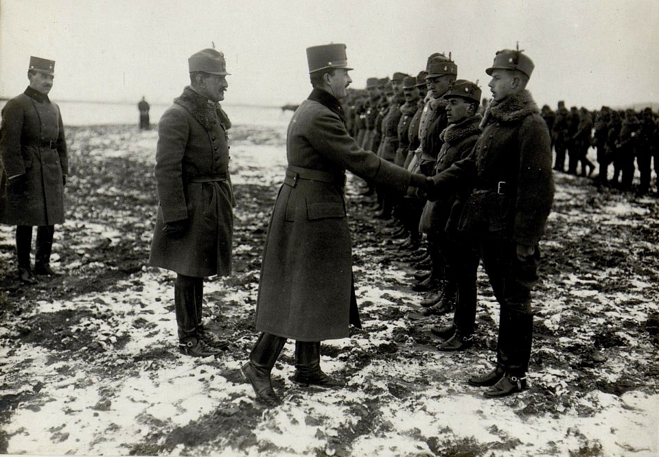 Karl I. besucht die in Altbunzlau und Brandeis stationierten Lothringer Dragoner, 26.3.1917 (BildID 15551449)