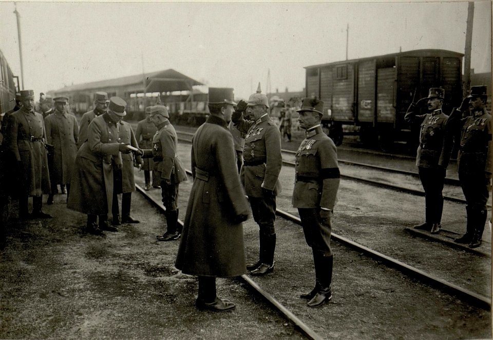 Karl I. besucht die kaiserlich deutsche Südarmee in Chodoriw, 3.5.1917 (BildID 15552611)