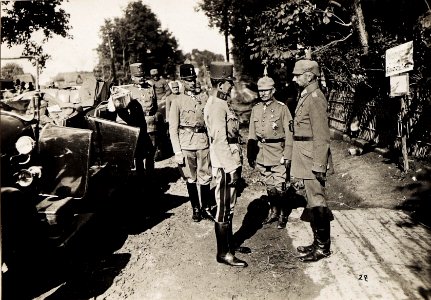 Karl I. besucht Jezierna am 30.7.1917 unmittelbar nach der erfolgreichen Gegenoffensive in Galizien (BildID 15566648)