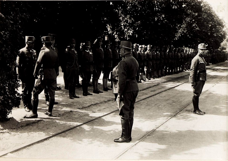 Karl I. besuchte in der Zeit vom 14.6. bis 18.6.1917 mehrere Stationen an der Südostfront. Am 17.6. war er in Bestereze (BildID 15565653)