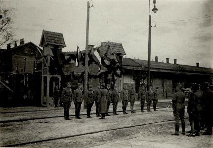 Karl I. besucht die kaiserlich deutsche Südarmee in Chodoriw, 3.5.1917 (BildID 15552667)