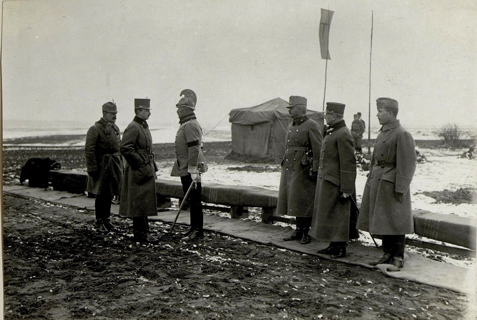 Karl I. besucht die in Altbunzlau und Brandeis stationierten Lothringer Dragoner, 26.3.1917 (BildID 15551505)