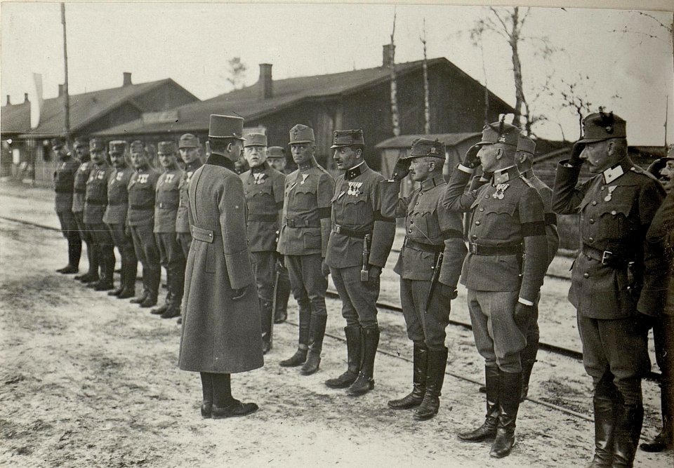 Karl I. besucht die kaiserlich deutsche Südarmee in Chodoriw, 3.5.1917 (BildID 15552646)
