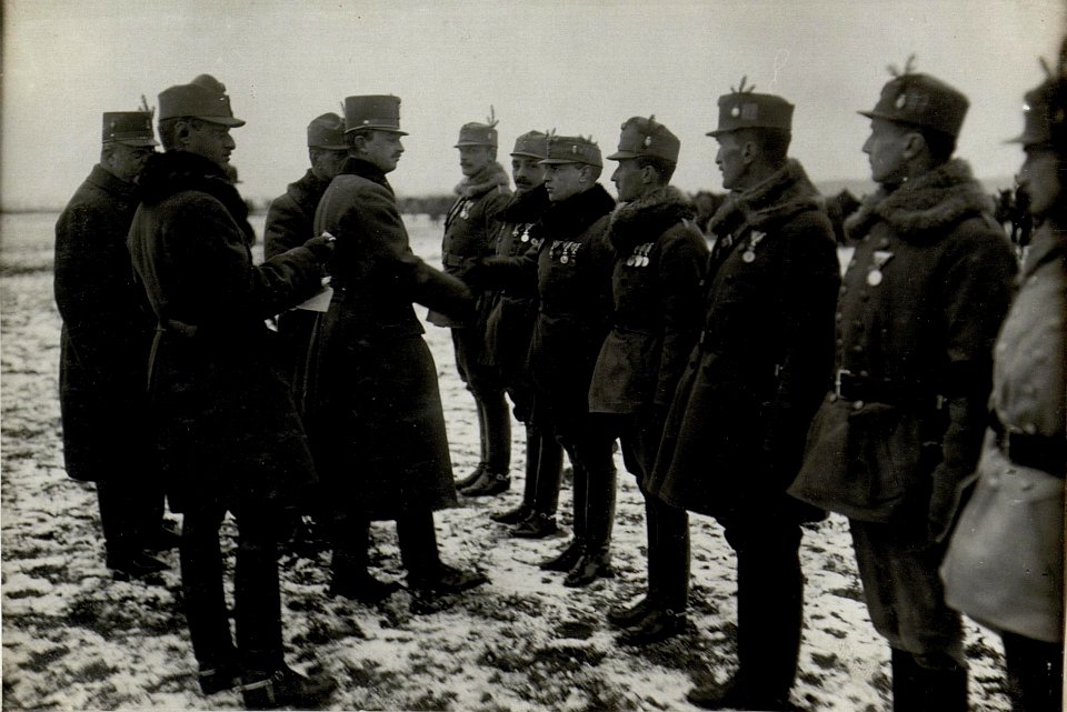 Karl I. besucht die in Altbunzlau und Brandeis stationierten Lothringer Dragoner, 26.3.1917 (BildID 15551400)