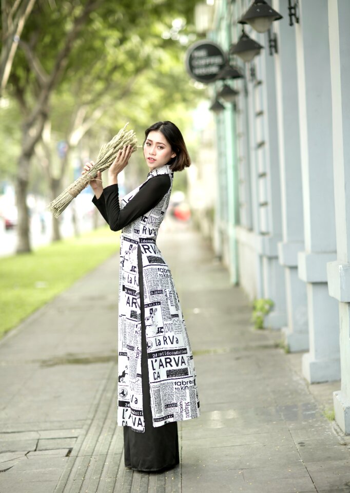 Young fashion beauty girl
