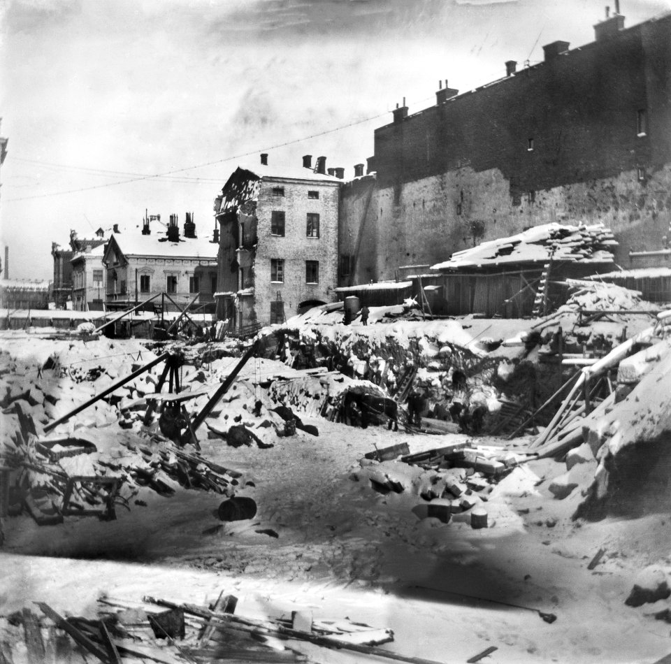 Katurakennustöitä Hakasalmenkadulla (= Keskuskatu ) - N2164 (hkm.HKMS000005-000001j5)