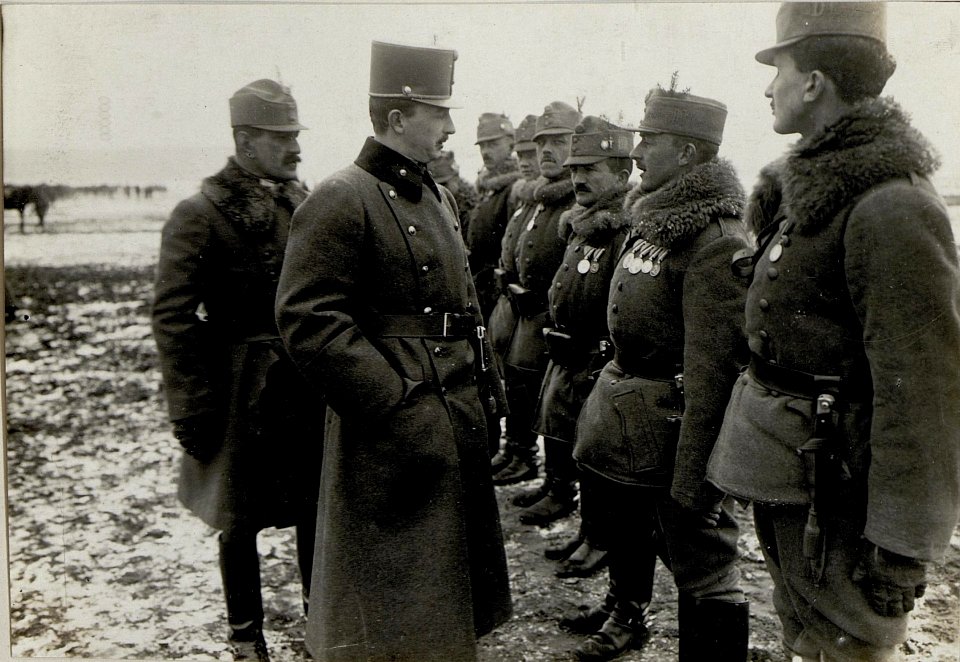 Karl I. besucht die in Altbunzlau und Brandeis stationierten Lothringer Dragoner, 26.3.1917 (BildID 15551477)