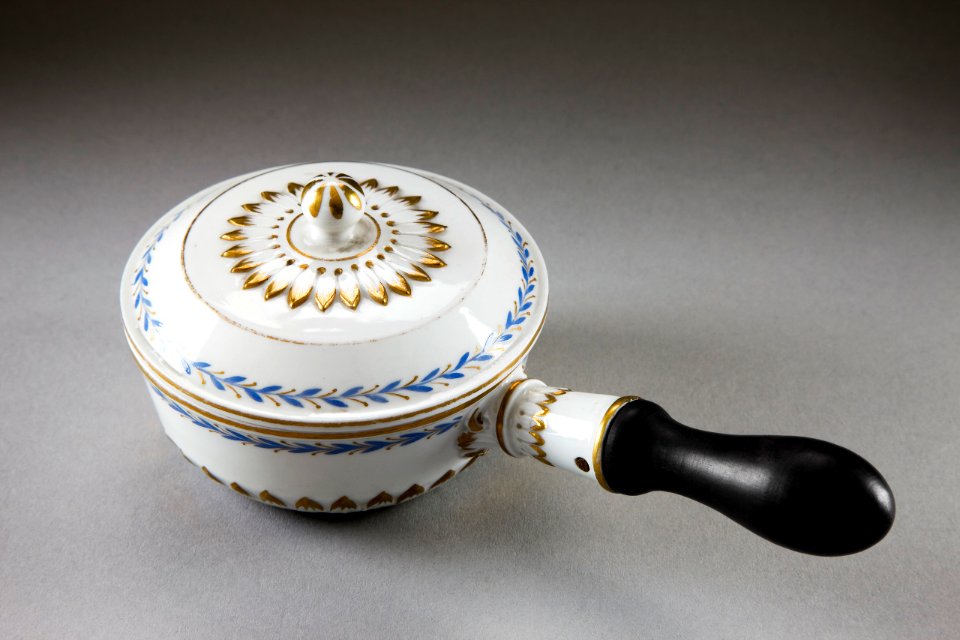 Kastrull. Porslin. Tyskland - Hallwylska museet - 87130