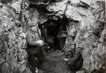 Kaverne am Karst.6.9.17. (BildID 15601673)