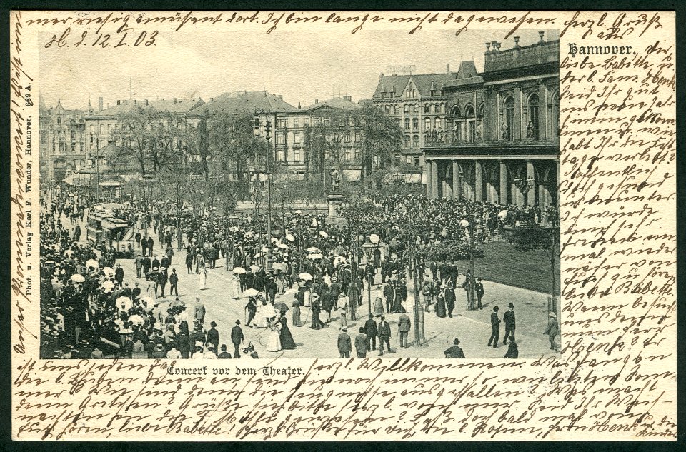 Karl F. Wunder PC 0689 A. Hannover. Concert vor dem Theater. Bildseite