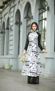 Young fashion beauty girl