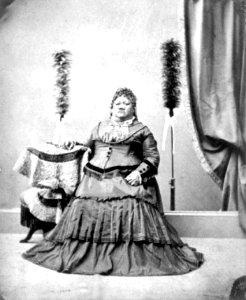 Keelikolani in 1877, photograph by Menzies Dickson