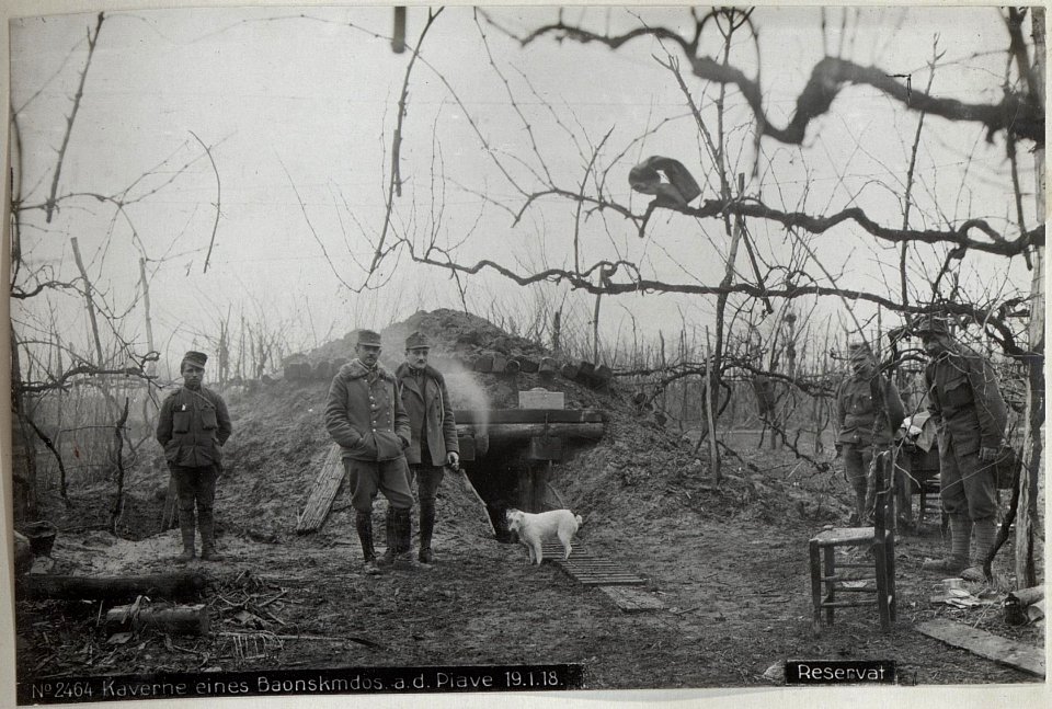 Kaverne eines Baonskmdos a.d. Piave 19.1.18. (BildID 15614481)