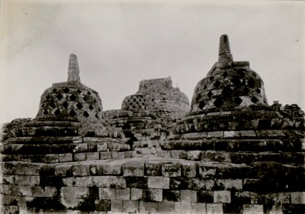 KITLV - 82388 - Kurkdjian - Soerabaja - Stupas at Borobudur in Magelang - circa 1910