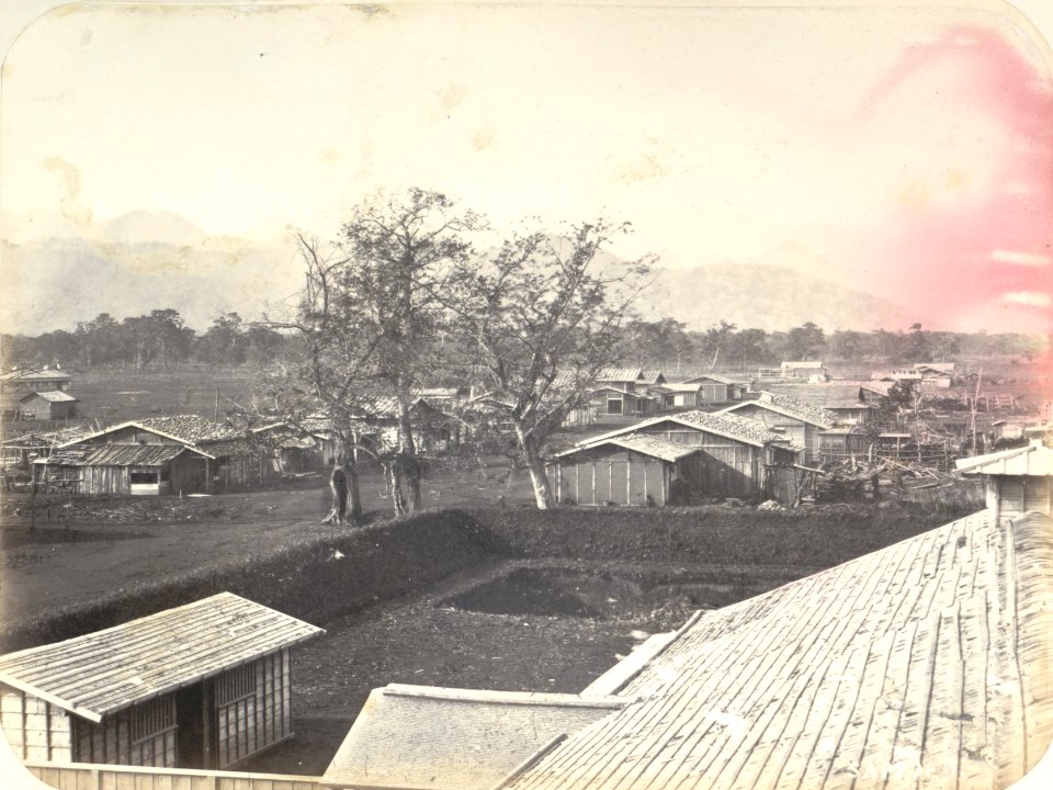 KITLV - 83045 - Houses in a village in Japan - before 1880